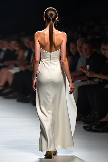 Biała sukienka galowa bez ramiączek z ruched 3D Flower